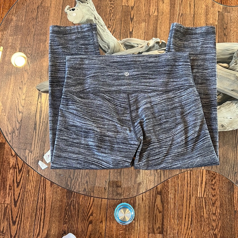 Lulu lemon size 10 Capri yoga pants